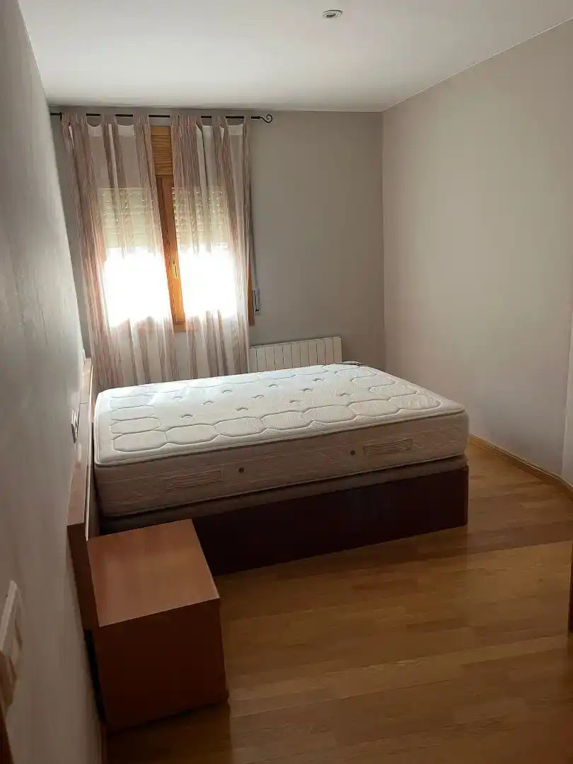 Schlafzimmer von Wohnung zur Miete in Alcañiz mit Klimaanlage, Parkett und Möbliert