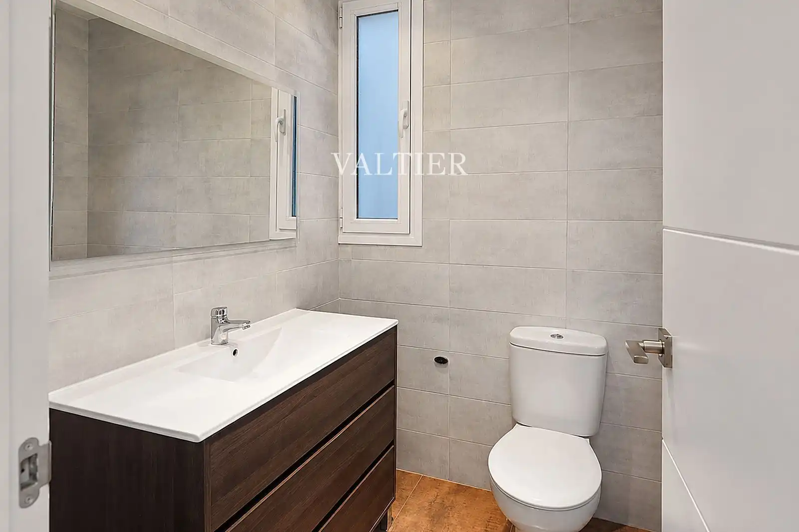 Bathroom of Flat for rent in Madrid  with Air Conditioner