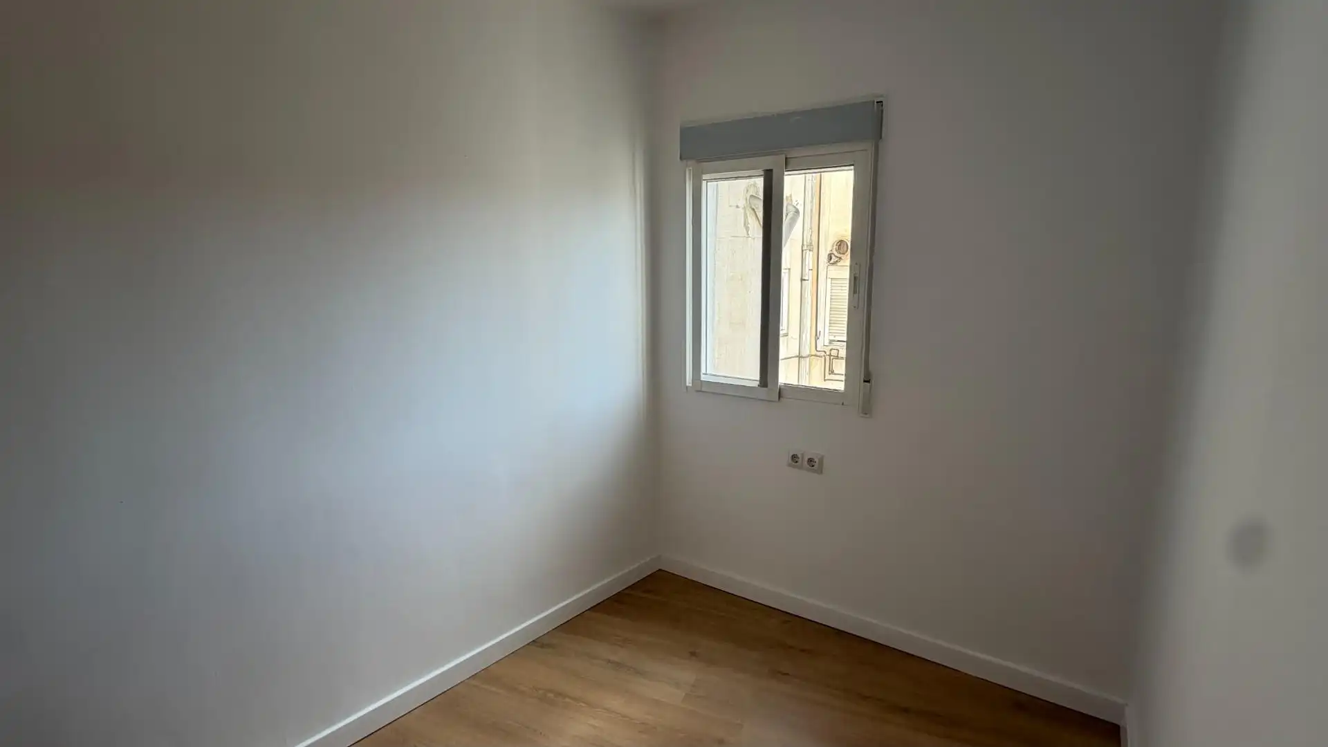 Bedroom of Flat for sale in Paterna  with Air Conditioner, Parquet flooring and Terrace