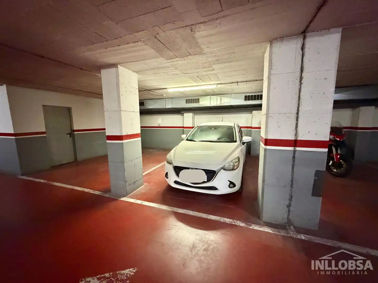 Parking de Piso en venta en Manresa con Calefacción, Terraza y Trastero