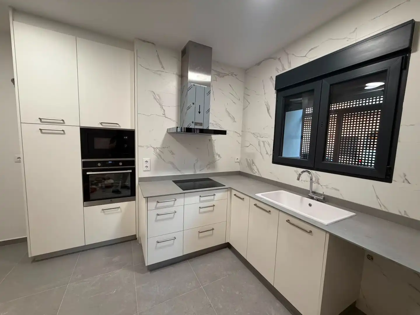 Rez-de-chaussée avec ascenseur à vendre à Benaguasil