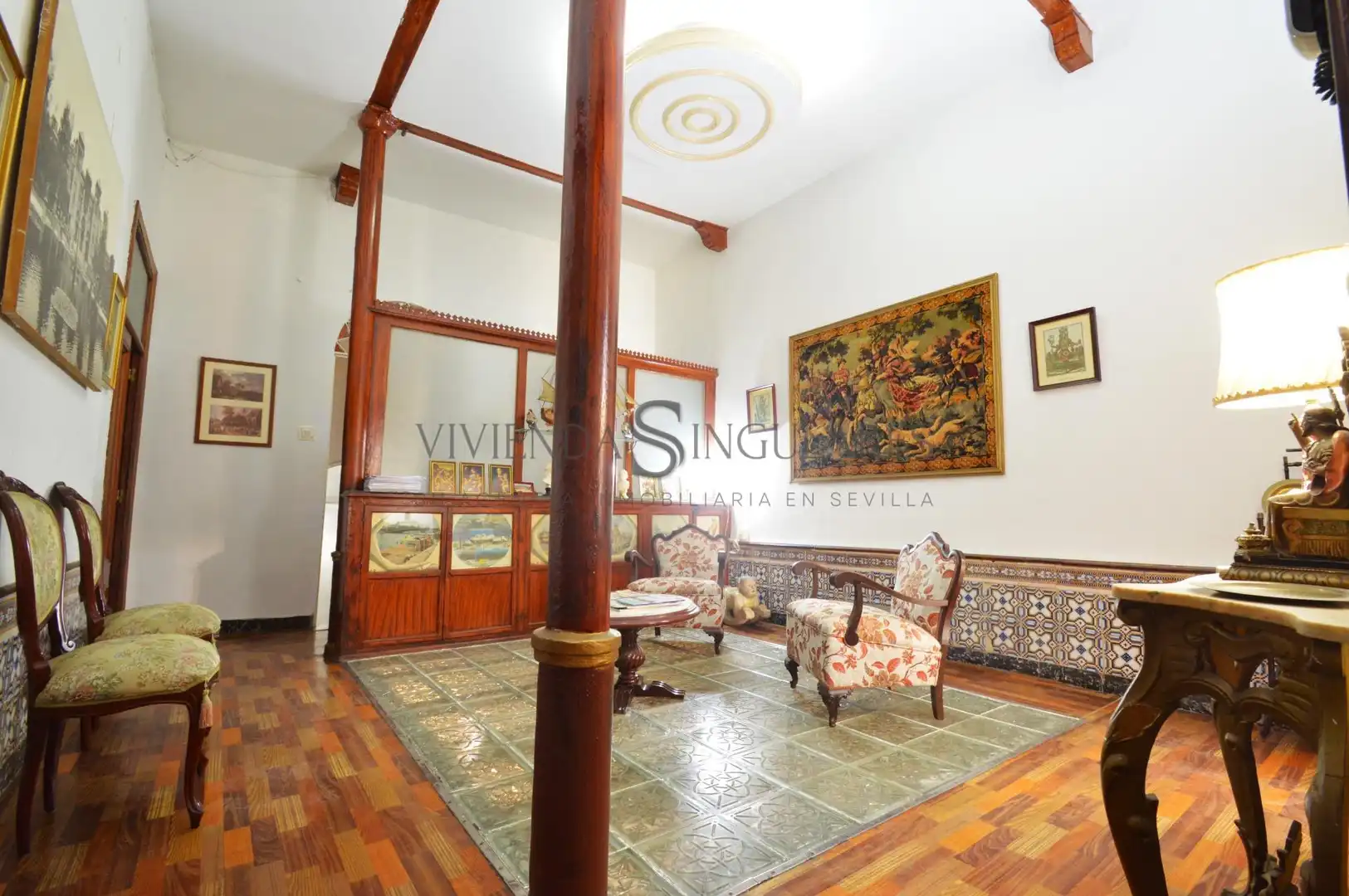 Sala d'estar de Casa o xalet en venda en Sevilla amb Terrassa, Traster i Balcó