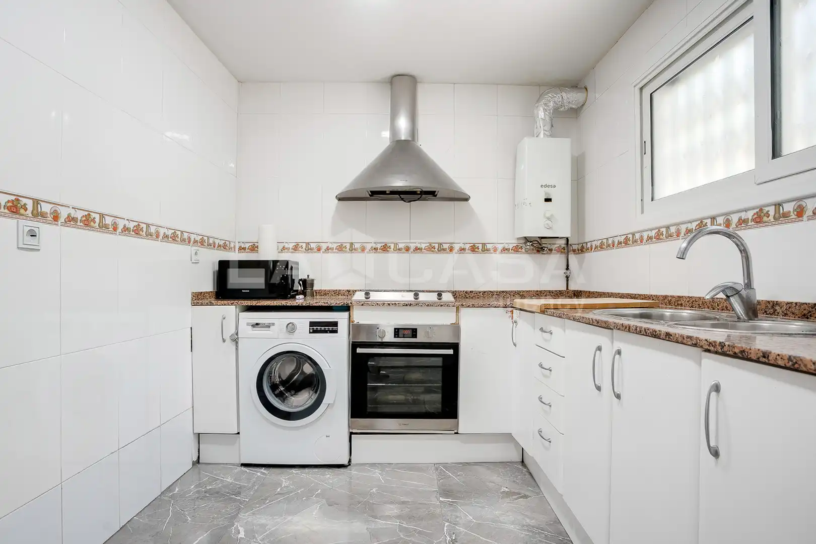 Cuina de Casa o xalet en venda en Barcelona amb Aire condicionat, Calefacció i Forn