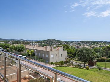 Adosado con piscina en venta en Sant Pol