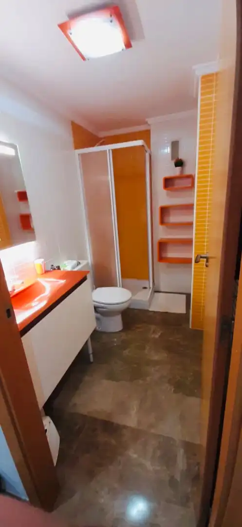 Baño de Piso en venta en Oliva con Terraza, Trastero y Amueblado