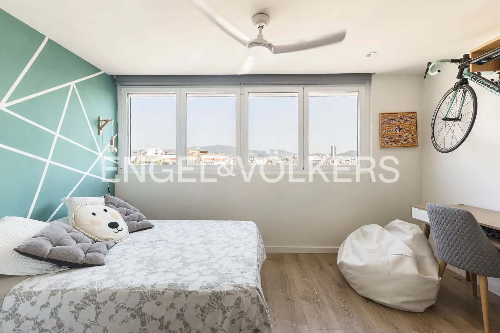 Bedroom of Attic for sale in Barcelona  with Heating