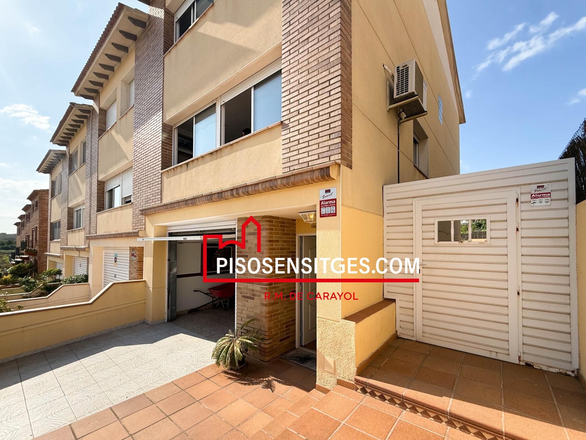 Vista exterior de Casa adosada en venta en Calafell con Aire acondicionado, Terraza y Balcón