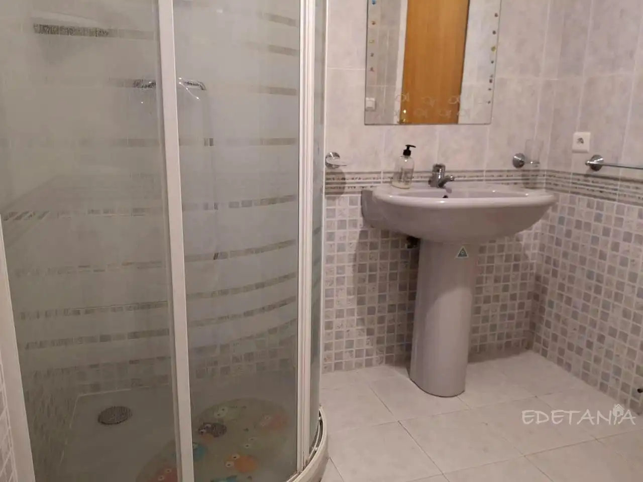 Habitació a D'Almansa, Moncada