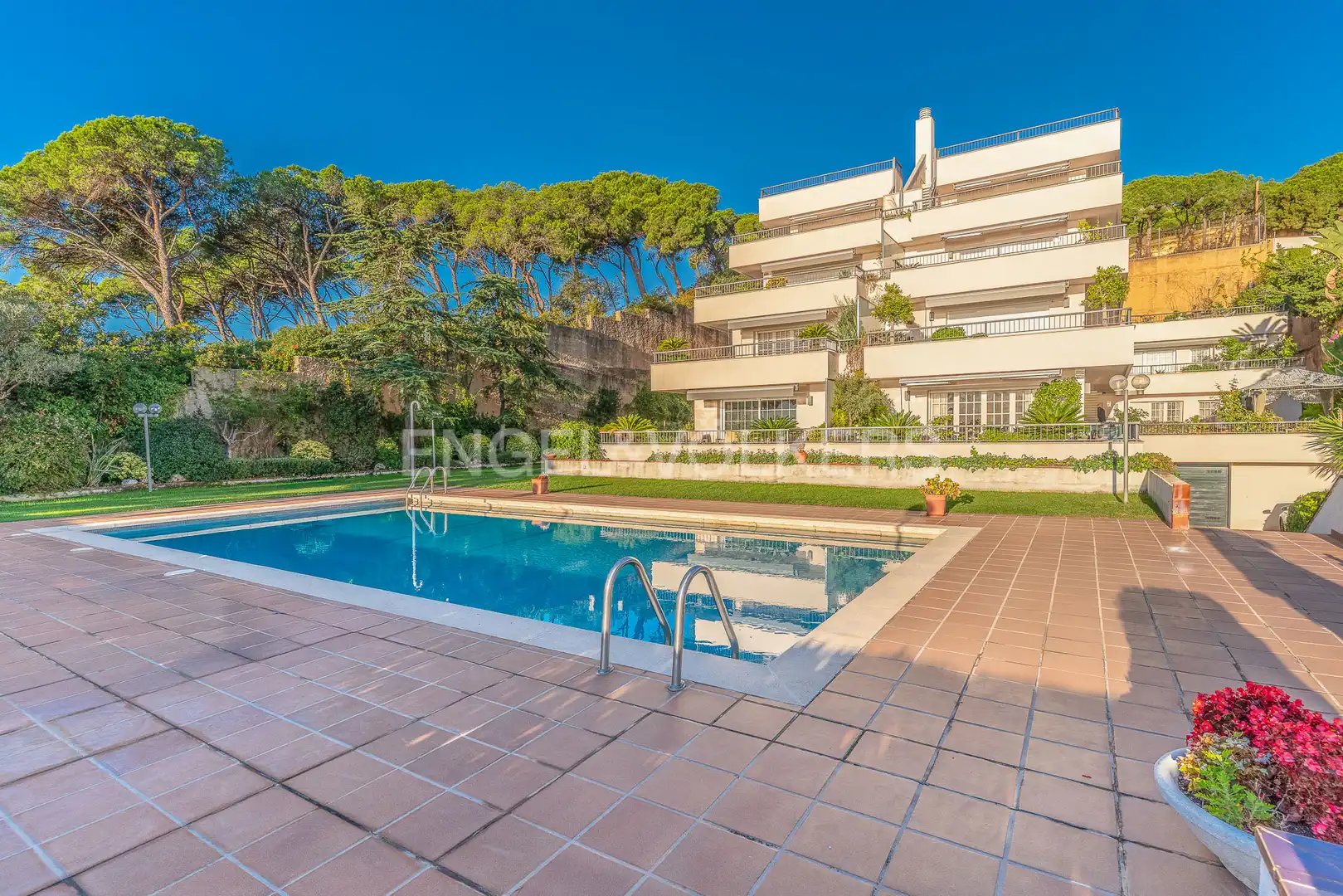 Swimming pool of Flat for rent in Caldes d'Estrac  with Air Conditioner, Heating and Private garden