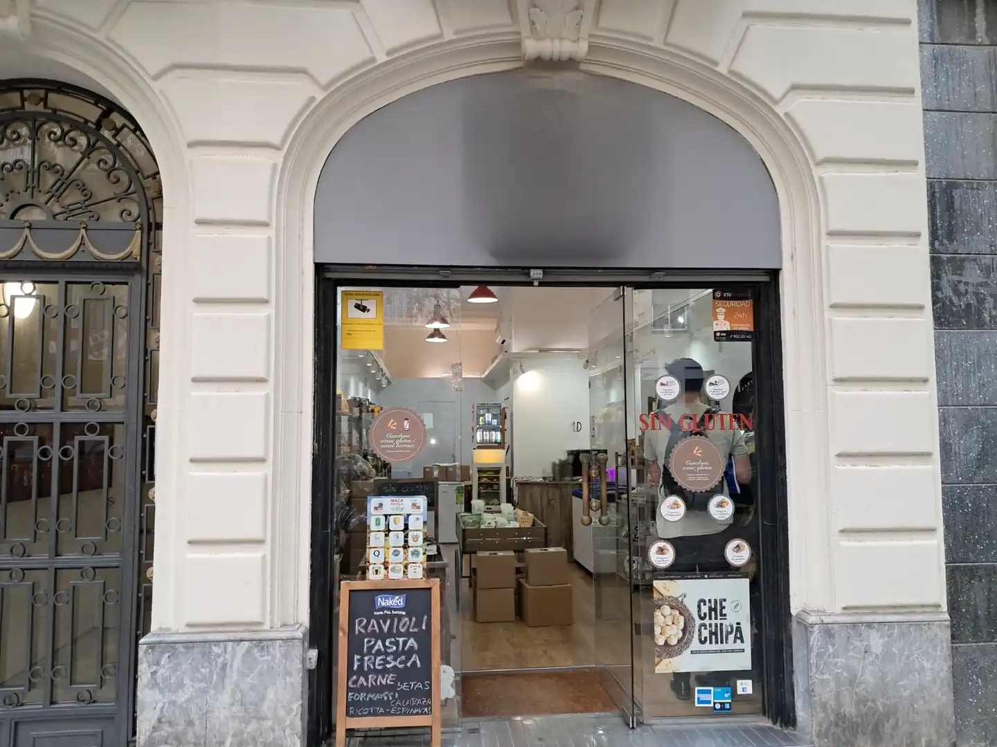 Local en traspaso en  Barcelona Capital con Amueblado