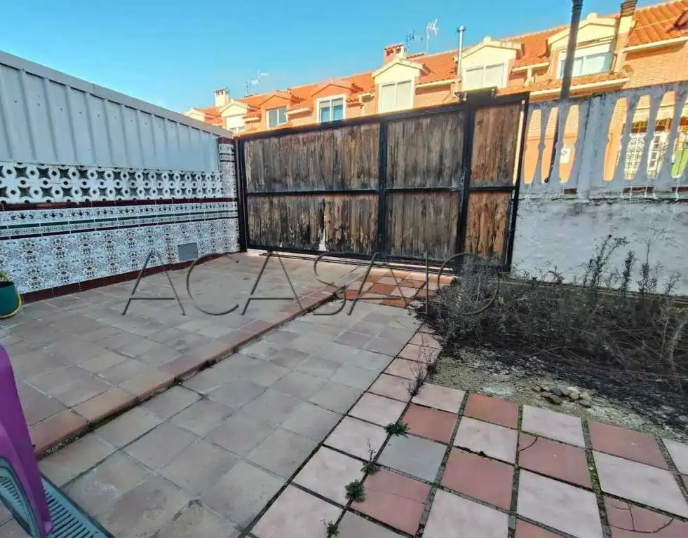 Jardín de Casa adosada en venta en Pantoja con Calefacción