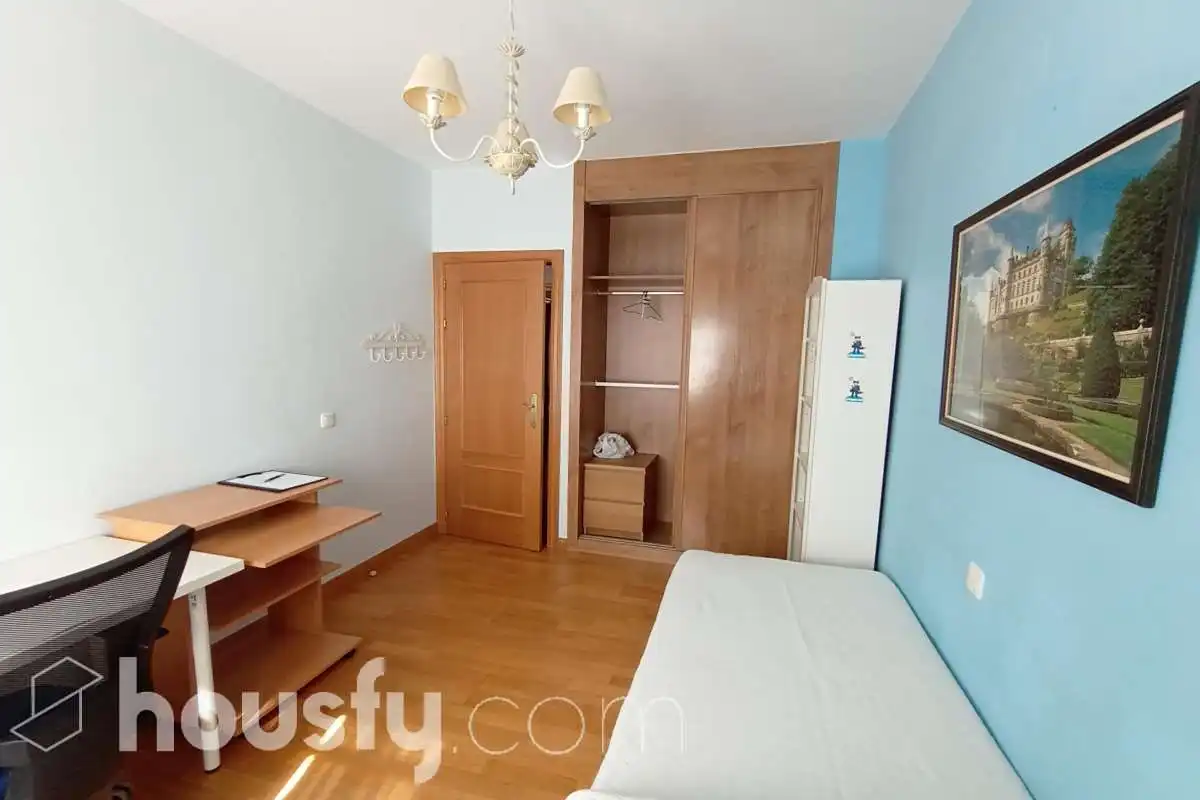 Bedroom of Flat for rent in Toledo  with Air Conditioner, Heating and Parquet flooring