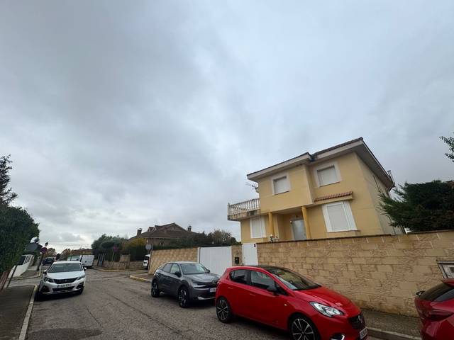 Casa-chalet en Venta en Calle Amapolas en Villanueva de la Torre