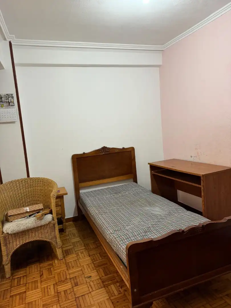 Schlafzimmer von Wohnung zum Verkauf in Santiago de Compostela  mit Heizung, Parkett und Abstellraum