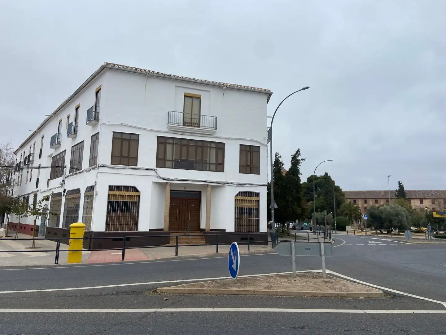 Vista exterior de Edificio en venta en Almagro