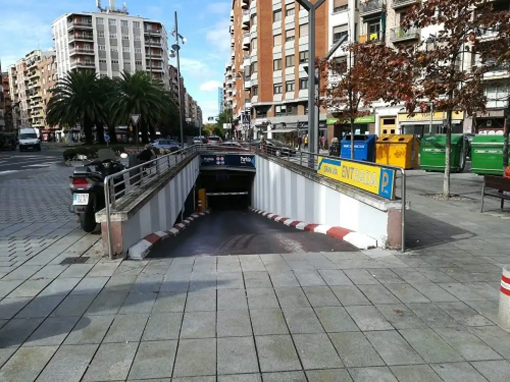 Parcheggio con ascensore in vendita a Gran Vía Juan Carlos I