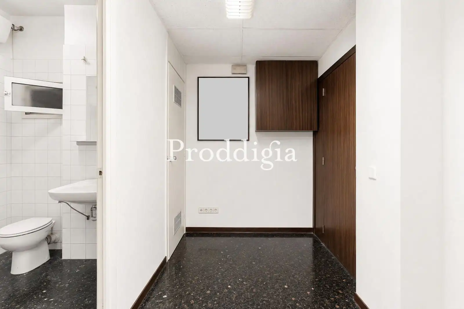 Office for rent in Barcelona  with Air Conditioner and Internet