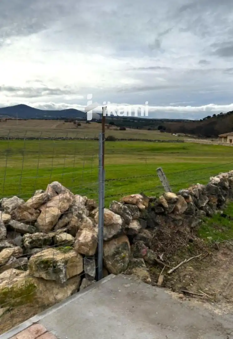 Land for sale in Valdeprados