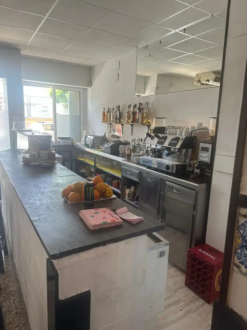 Cuina de Local de lloguer en Alzira amb Aire condicionat, Calefacció i Terrassa
