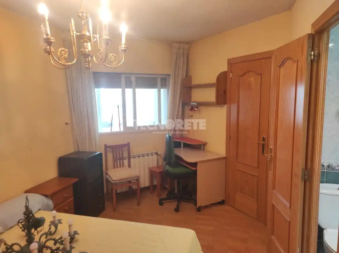 Habitación de Piso en venta en Guadalajara con Calefacción