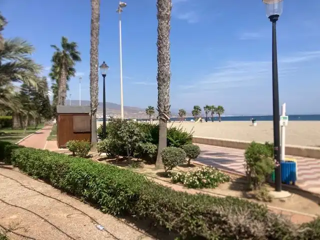 Vista exterior de Casa o chalet en venta en Roquetas de Mar con Aire acondicionado, Jardín privado y Terraza