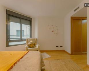 Bedroom of Flat to share in  Valencia Capital  with Air Conditioner and Terrace