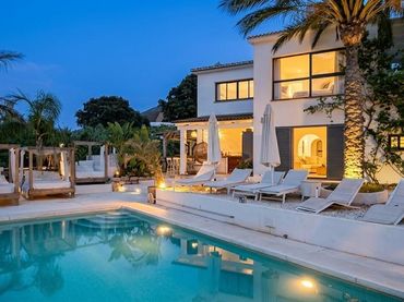 Casa rústica con balcón en venta en Lugar ,2 2