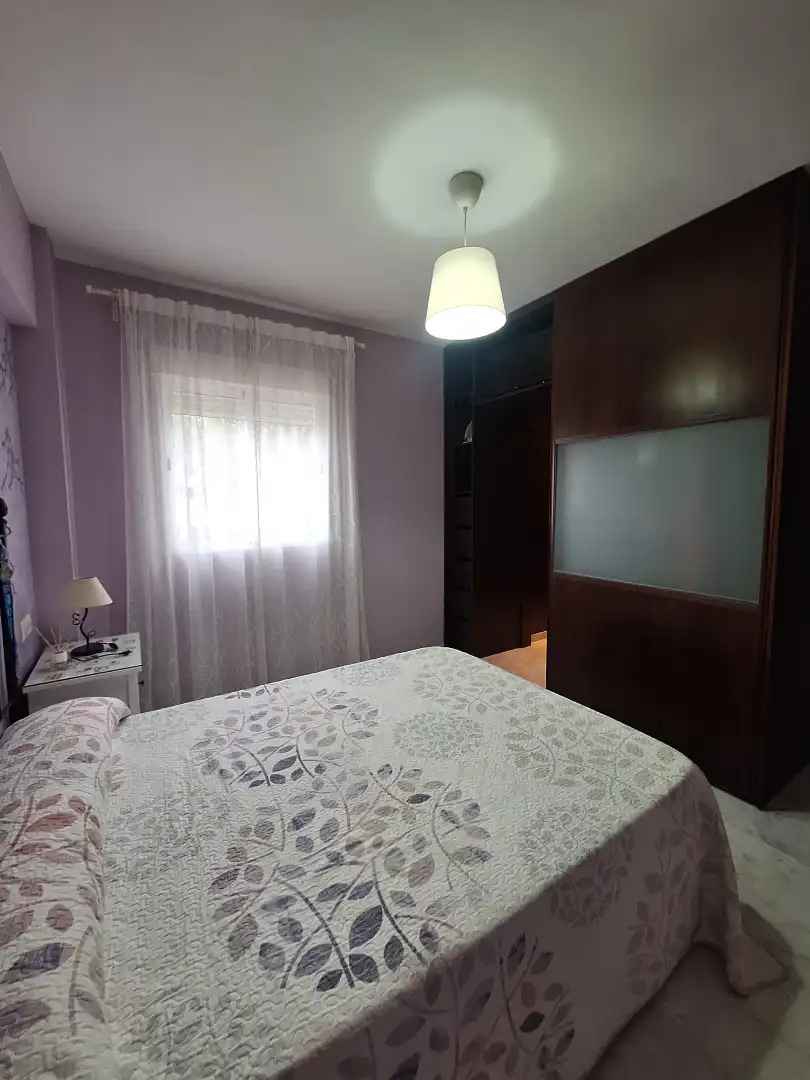 Dormitori de Casa adosada en venda en Écija amb Aire condicionat i Traster