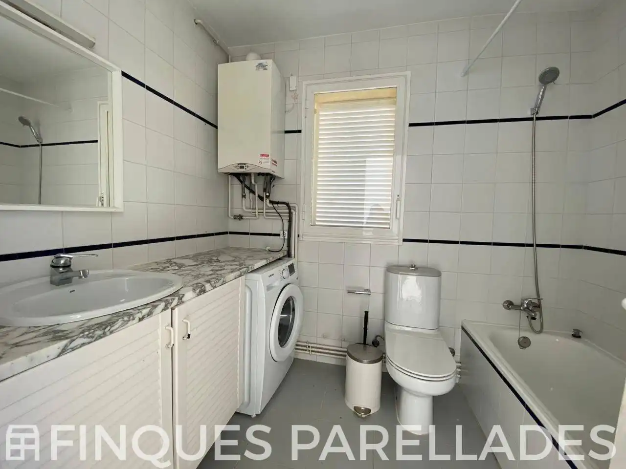 Bathroom of Attic for sale in Sitges  with Air Conditioner, Heating and Parquet flooring