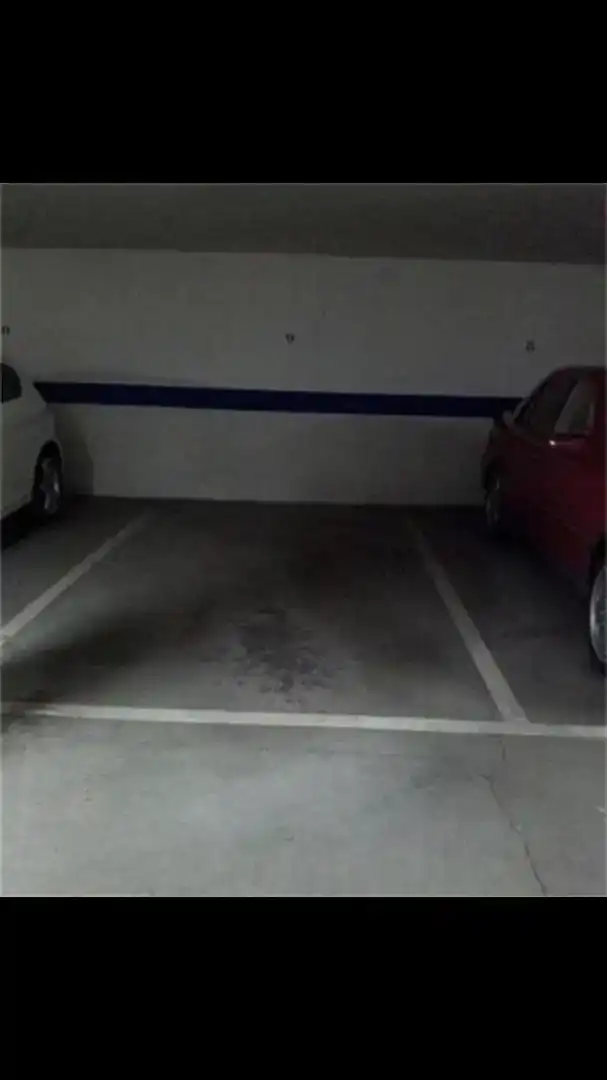 Parkplatz von Wohnung zur Miete in Navalmoral de la Mata mit Klimaanlage, Abstellraum und Möbliert