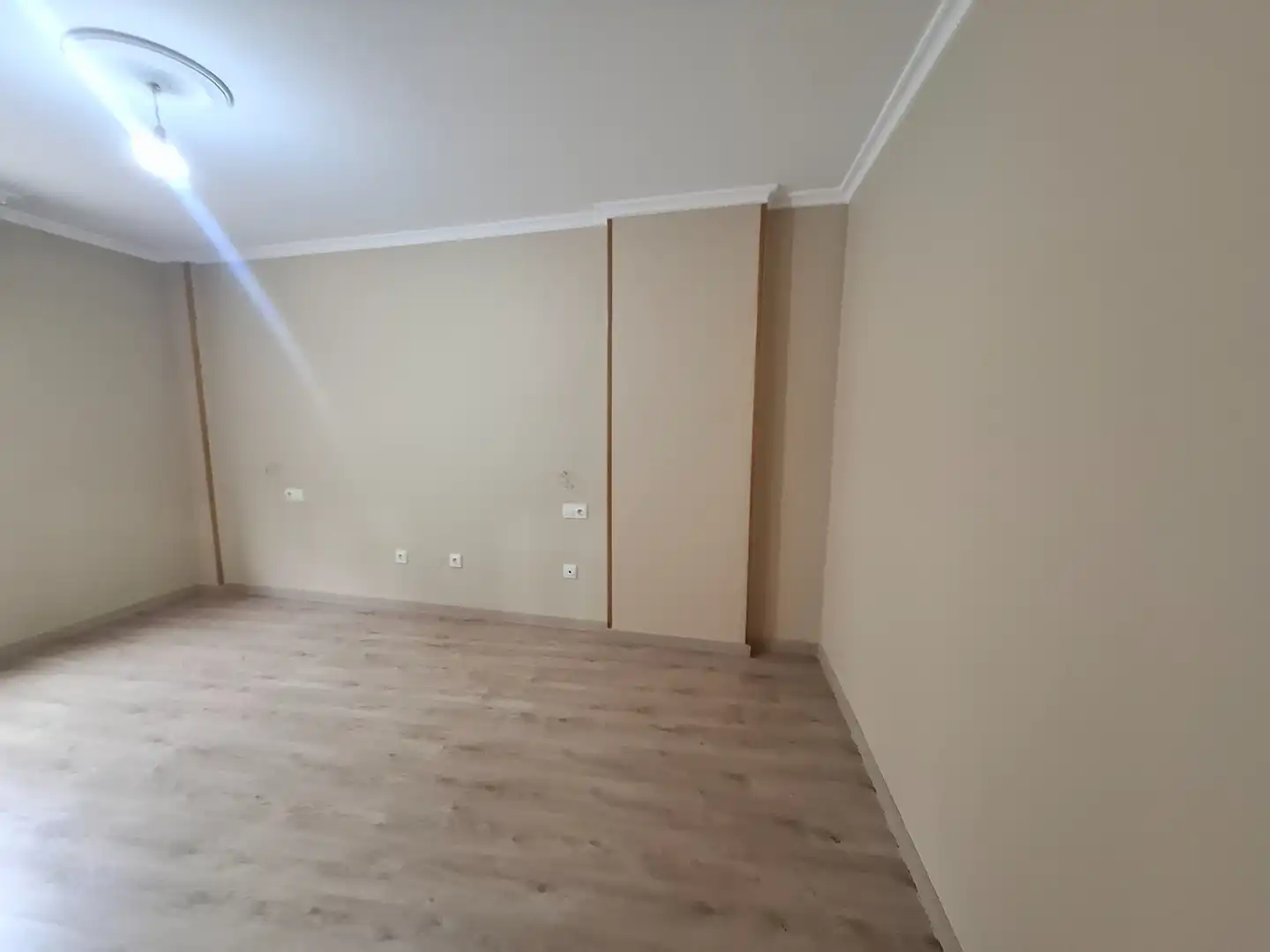 Wohnung zum Verkauf in Viveiro mit Terrasse, Abstellraum und Balkon