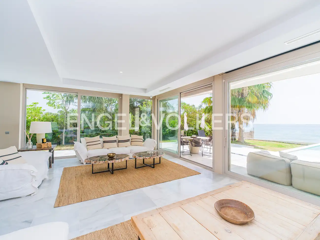Sala d'estar de Casa o xalet en venda en El Campello amb Aire condicionat, Calefacció i Jardí privat