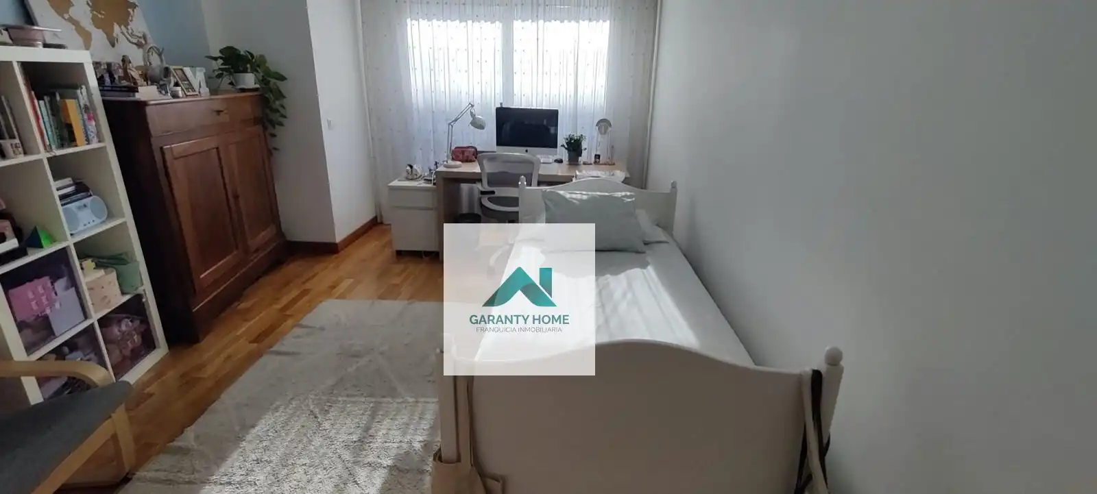 Dormitori de Pis de lloguer en Madrid amb Aire condicionat i Calefacció