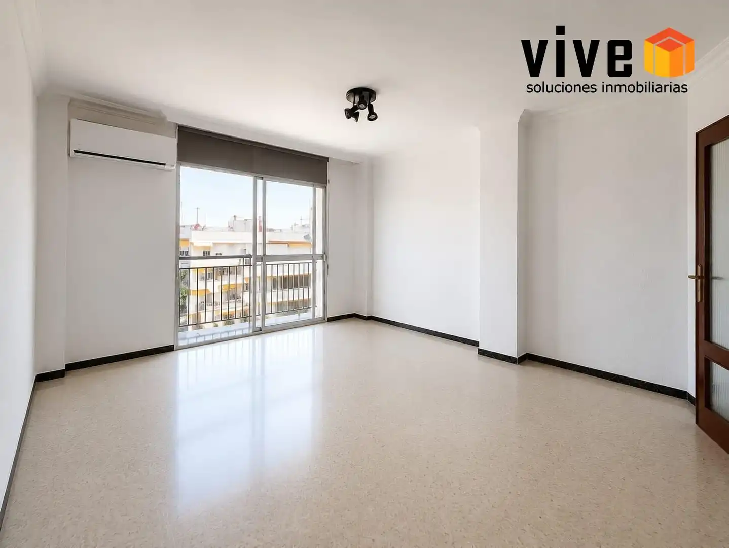 Habitación de Piso en venta en Sevilla con Aire acondicionado y Terraza