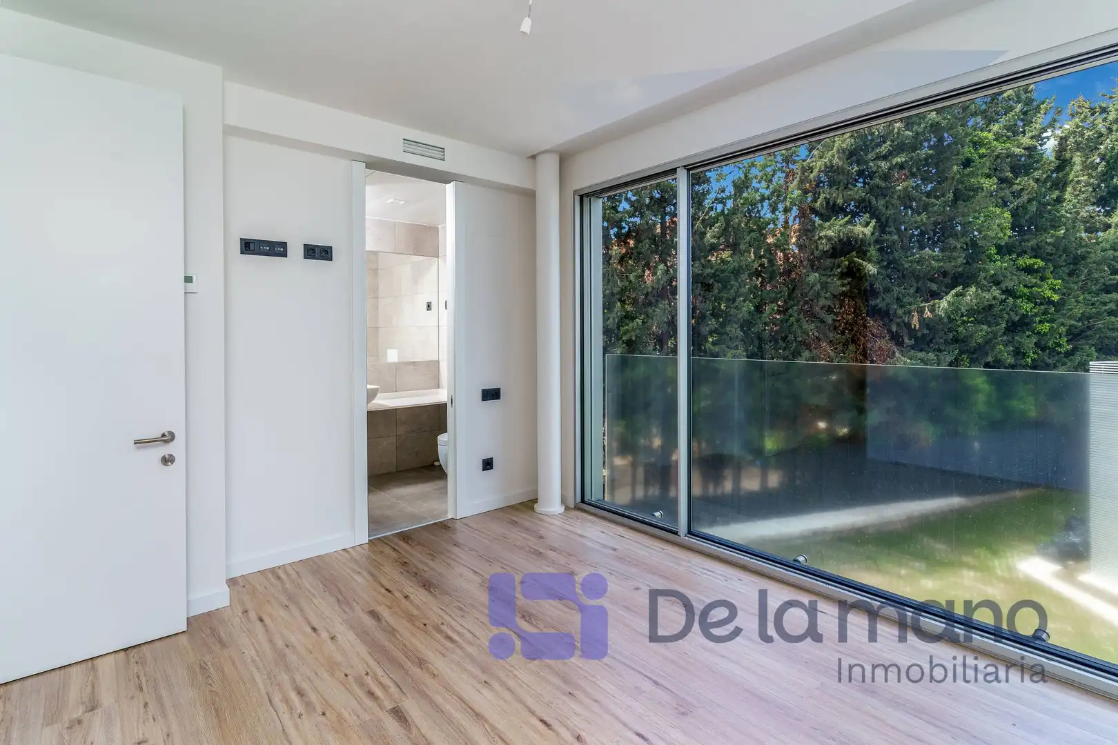 Apartments for rent in Calle de la Costa Brava, 13, Mirasierra