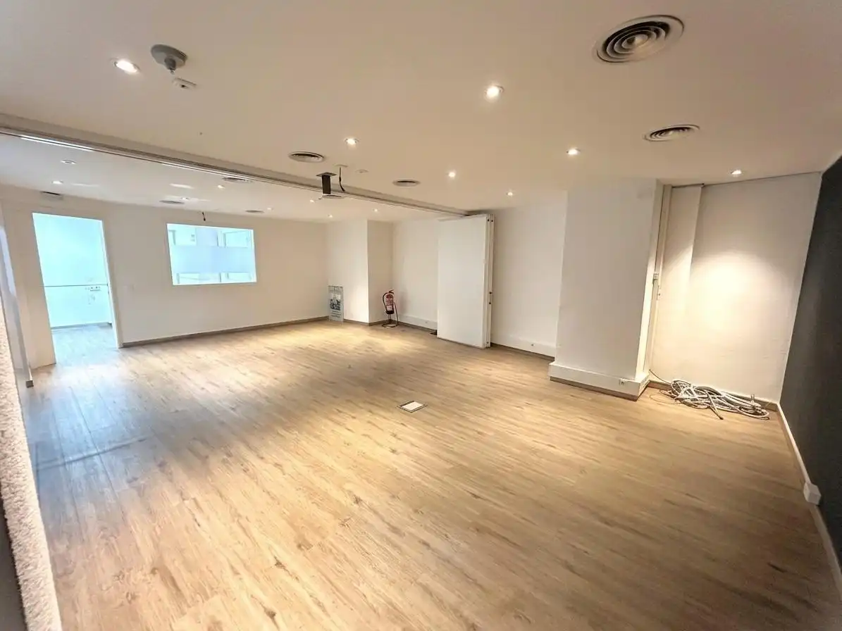 Gewerbefläche zur Miete in Carrer Carrer València, imagen 2