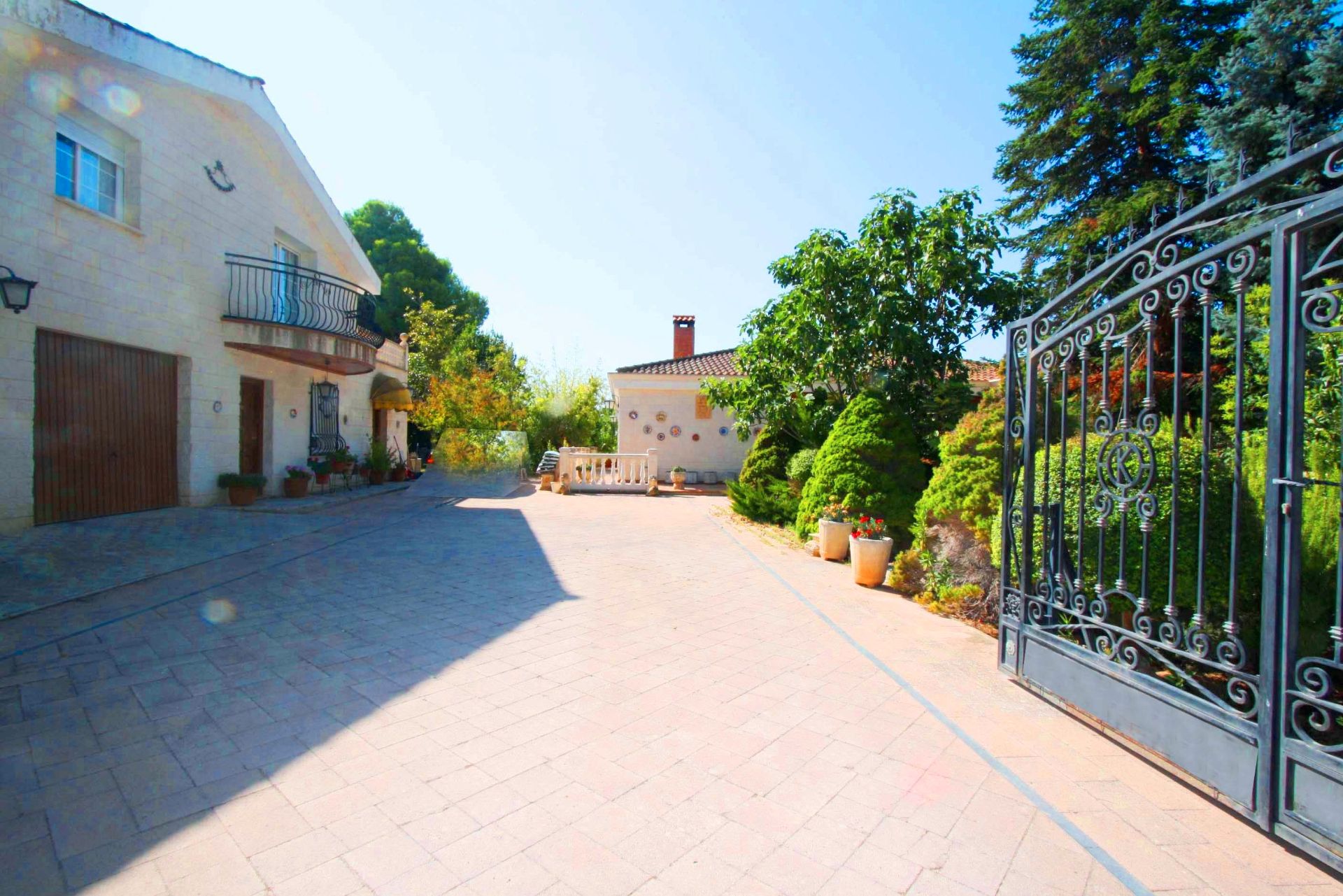 Vista exterior de Casa o xalet en venda en  Albacete Capital amb Aire condicionat, Calefacció i Jardí privat