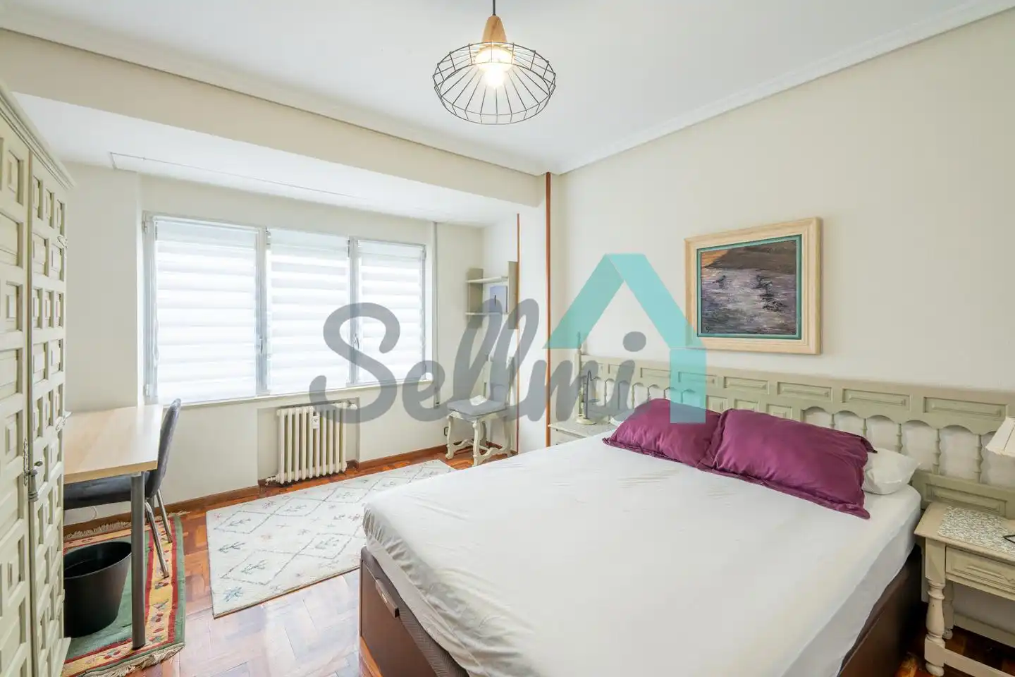 Bedroom of Flat for share in Oviedo   with Heating, Parquet flooring and Terrace