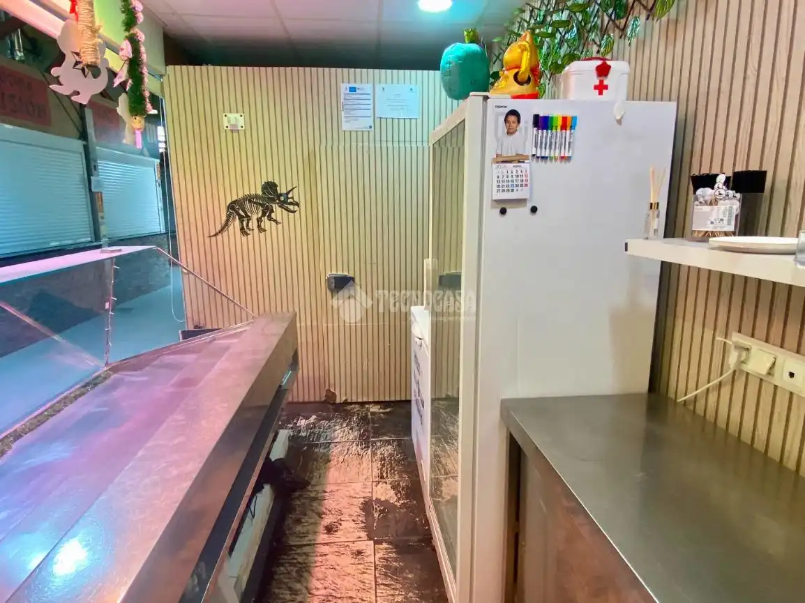 Cocina de Local en venta en Madrid