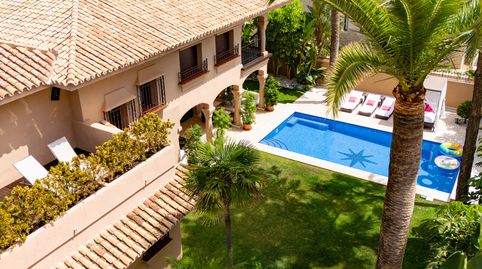 Exclusiva villa de estilo andaluz en Los Monteros, a pasos de la playa