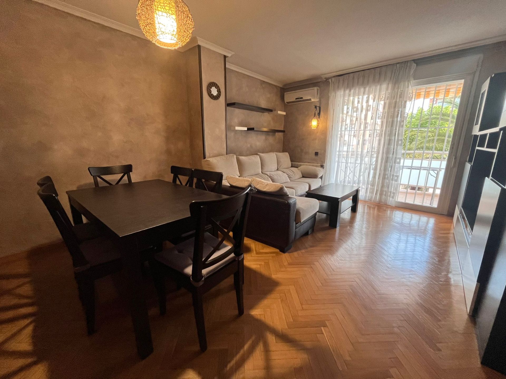 Living room of Flat for sale in Parla  with Air Conditioner, Heating and Terrace