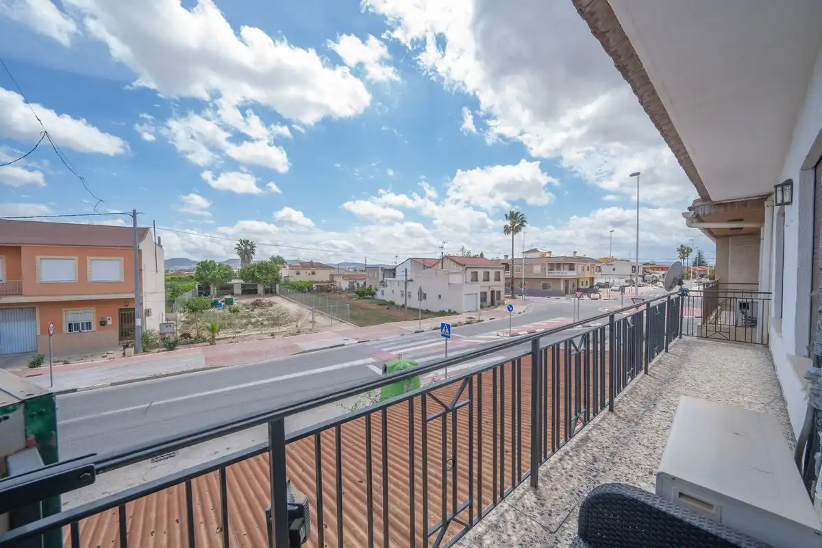 Vista exterior de Edifici en venda en Orihuela