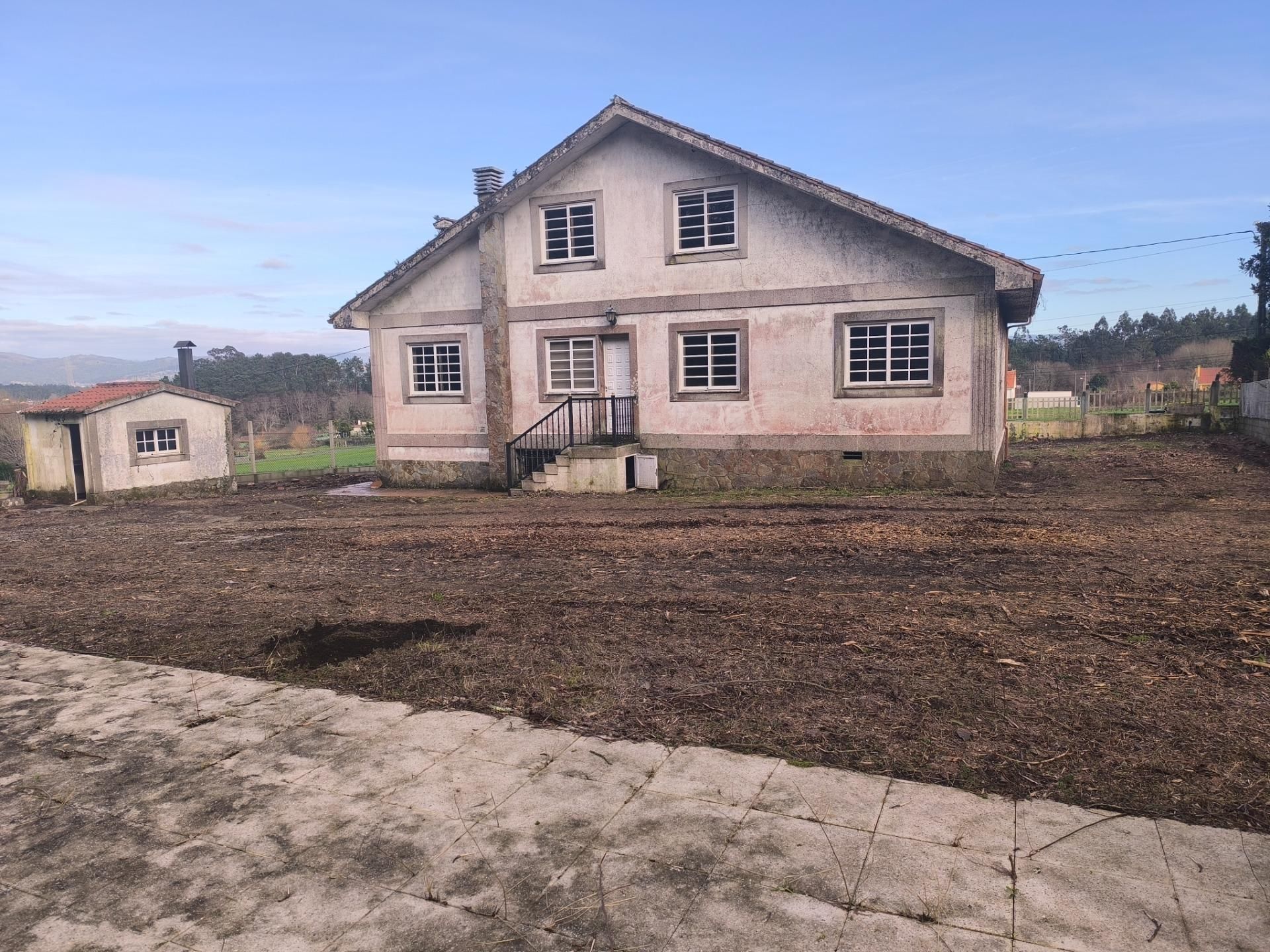Casa o xalet en venda en Brión amb Calefacció, Jardí privat i Terrassa