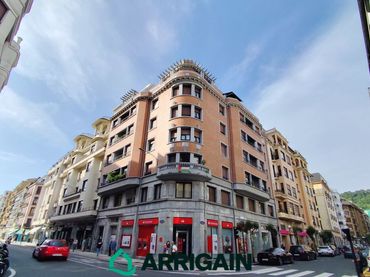 Office space with lift to rent in Gran Vía 23