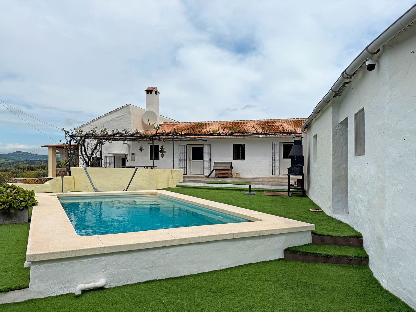 Piscina de Casa o xalet en venda en Casabermeja amb Aire condicionat, Terrassa i Traster