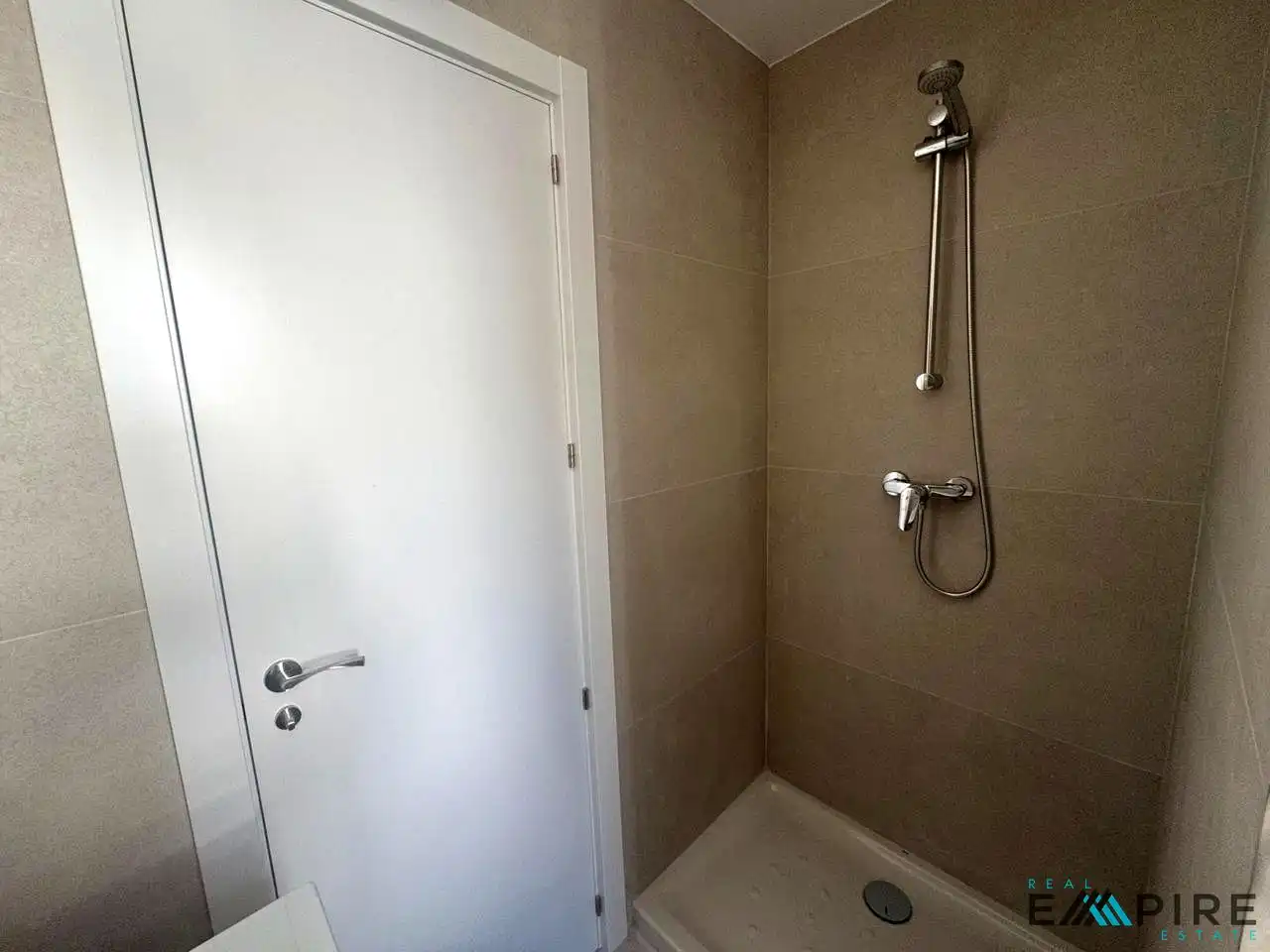 Bathroom of Flat for share in Pozuelo de Alarcón  with Heating, Furnished and Balcony