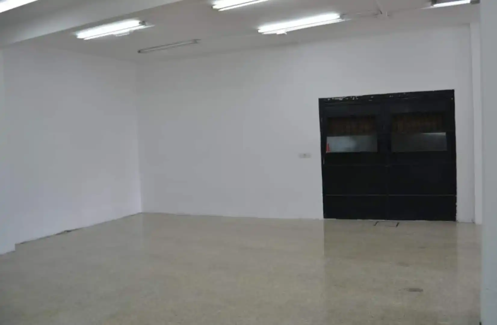 Casa adosada en venda en Dos Hermanas amb Aire condicionat i Balcó