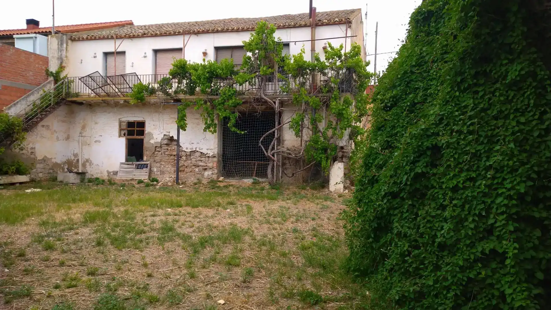Casa adosada en venda en Cabanillas amb Balcó