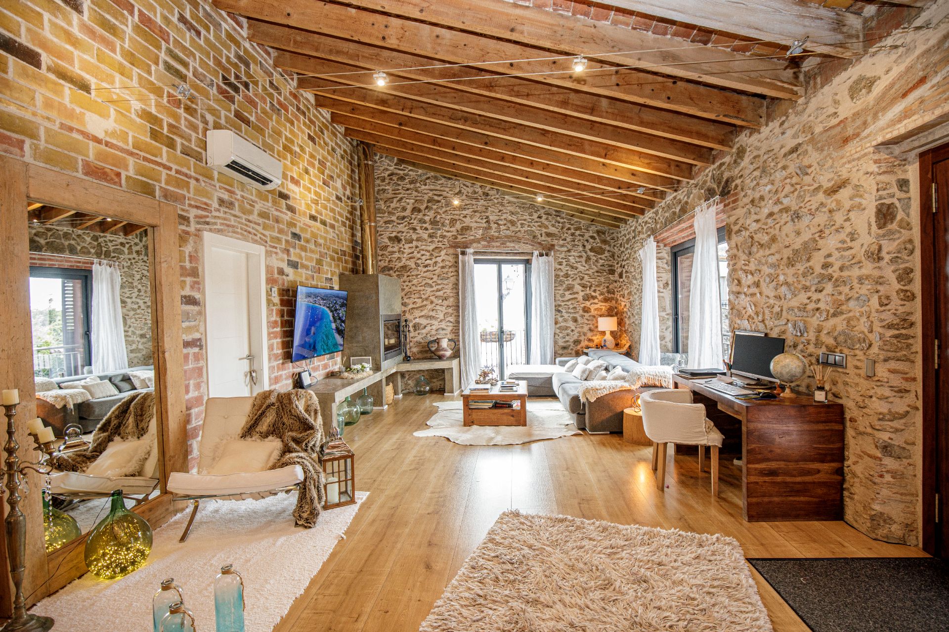 Sala d'estar de Casa o xalet en venda en Palau-saverdera amb Aire condicionat, Jardí privat i Terrassa