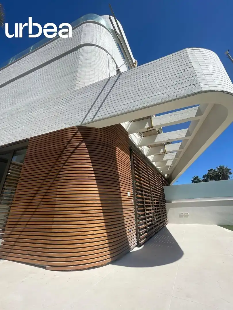 Vista exterior de Dúplex de alquiler en Málaga con Aire acondicionado, Calefacción y Jardín privado